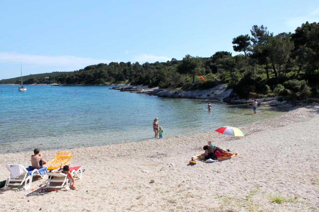 Apartments And Rooms With Parking Space Cunski, Losinj - 2498 Exterior foto