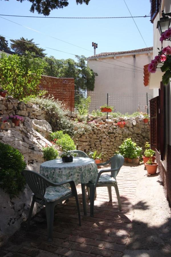 Apartments And Rooms With Parking Space Cunski, Losinj - 2498 Exterior foto