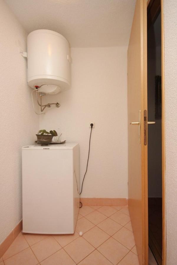 Apartments And Rooms With Parking Space Cunski, Losinj - 2498 Exterior foto